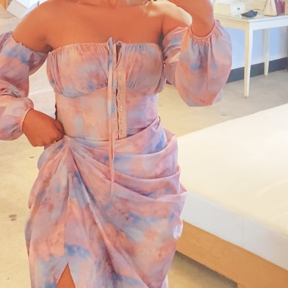 PrettyLittleThing Midi Skirt and Bodysuit. Size: US 4. Multi-colour renaissance - Picture 2 of 3